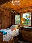 Child's bedroom in Oma's Hapu'u Hideaway
